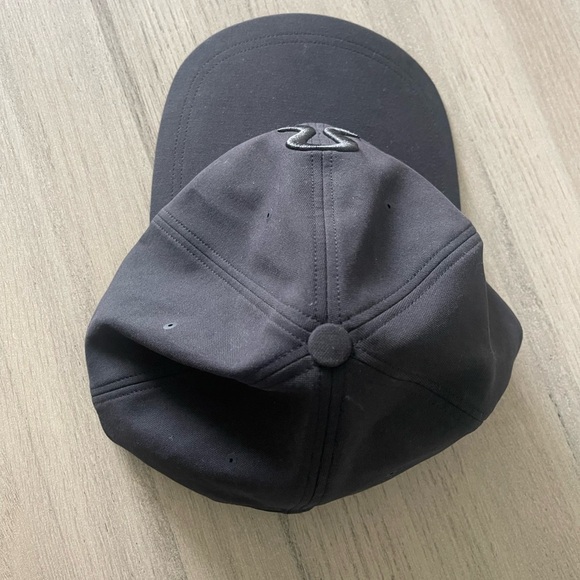 Lululemon | Days Shade Ball Cap Logo Sleek Athleisure Casual - Picture 6 of 8